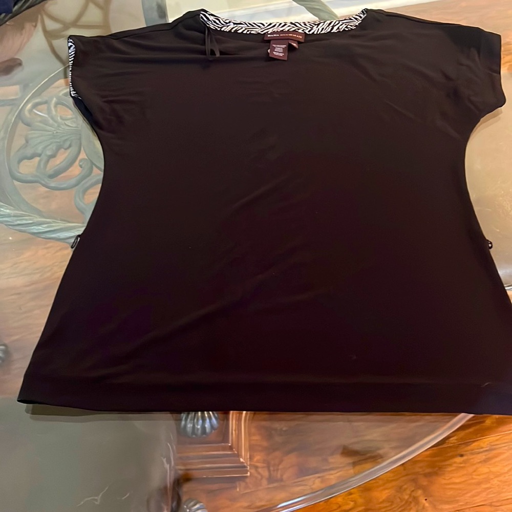 Summer top Dana Buchman black with zebra print